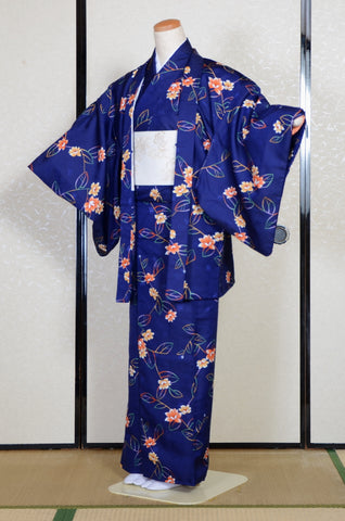 Japanese kimono. kimono for women. kimono female. komon kimono. muji kimono.tsumugi kimono.kimono jacket. haori jacket. Japanese women obi belt. hanhaba obi.