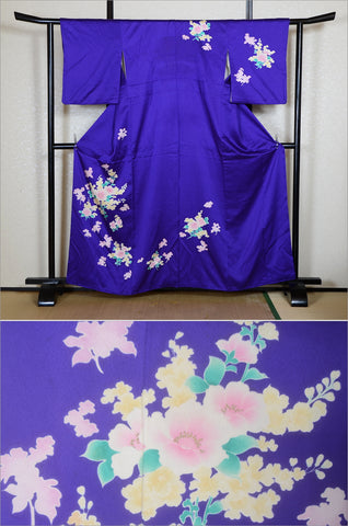 Japanese kimono. kimono for women. kimono female. houmongi kimono. tsukesage kimono.irotomesode.