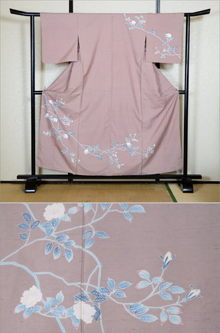 Japanese kimono. kimono for women. kimono female. houmongi kimono. tsukesage kimono.irotomesode.