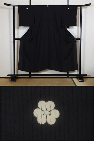 Japanese kimono. kimono for women. kimono female. black formal kimono. 