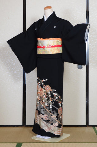 Japanese kimono. kimono for women. kimono female. black formal kimono. Japanese women obi belt. Tradiitonal obi. kimono belt. pre-tied obi. Obi age. Obi jime. kimono accessories.