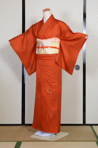 Japanese kimono. kimono for women. kimono female. houmongi kimono. tsukesage kimono.irotomesode.