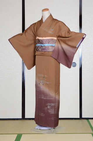 Japanese kimono. kimono for women. kimono female. houmongi kimono. tsukesage kimono.irotomesode.