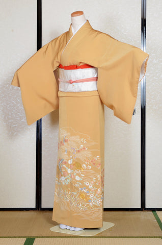 Japanese kimono. kimono for women. kimono female. houmongi kimono. tsukesage kimono.irotomesode. Japanese women obi belt. Tradiitonal obi. pre-tied obi. Obi age. Obi jime. kimono accessories.