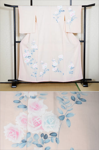 Japanese kimono. kimono for women. kimono female. houmongi kimono. tsukesage kimono.