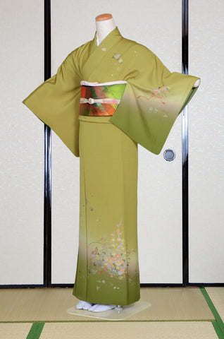 Japanese kimono. kimono for women. kimono female. houmongi kimono. tsukesage kimono.