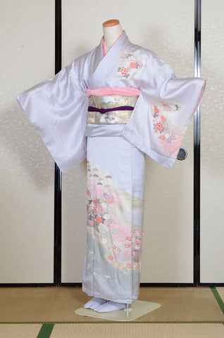 Japanese kimono. kimono for women. kimono female. houmongi kimono. tsukesage kimono.irotomesode.