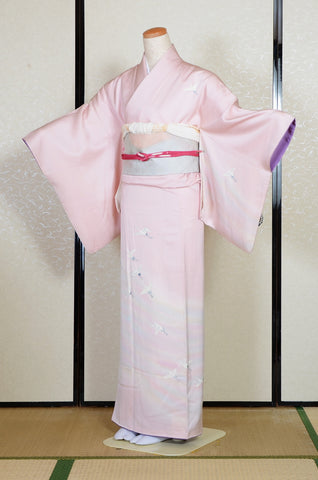 Japanese kimono. kimono for women. kimono female. houmongi kimono. tsukesage kimono.irotomesode.