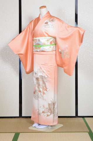 Japanese kimono. kimono for women. kimono female. houmongi kimono. tsukesage kimono.