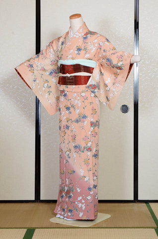 Japanese kimono. kimono for women. kimono female. houmongi kimono. tsukesage kimono.irotomesode.
