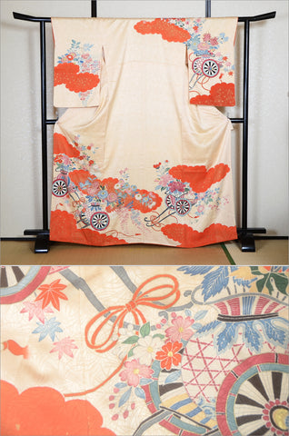 Japanese kimono. kimono for women. kimono female. houmongi kimono. tsukesage kimono.