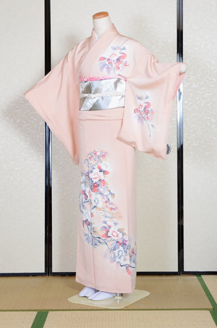 Japanese kimono. kimono for women. kimono female. houmongi kimono. tsukesage kimono.