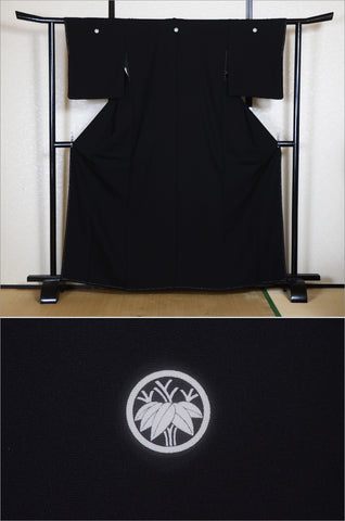 Japanese kimono. kimono for women. kimono female. black formal kimono. 