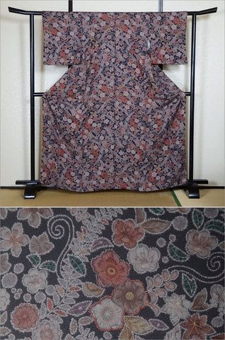 Japanese kimono. kimono for women. kimono female. komon kimono. muji kimono.tsumugi kimono.