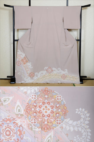 Japanese kimono. kimono for women. kimono female. houmongi kimono. tsukesage kimono.irotomesode.
