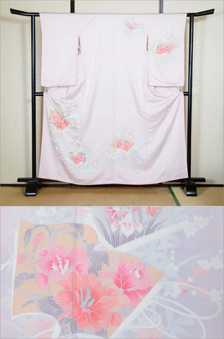 Japanese kimono. kimono for women. kimono female. houmongi kimono. tsukesage kimono.irotomesode.