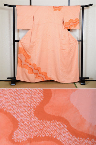 Japanese kimono. kimono for women. kimono female. houmongi kimono. tsukesage kimono.