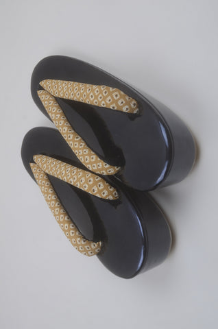 Zori sandals. kimono accessories.