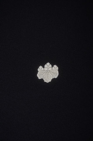 Japanese kimono. kimono for women. kimono female. black formal kimono. 