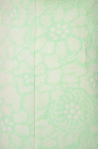 Furisode kimono. Long sleeved kimono. Japanese kimono. maiko kimono. geisha kimono.