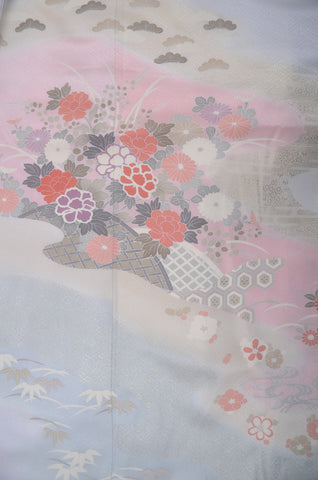 Japanese kimono. kimono for women. kimono female. houmongi kimono. tsukesage kimono.irotomesode.