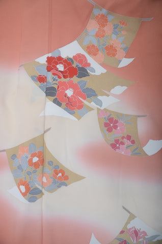 Japanese kimono. kimono for women. kimono female. houmongi kimono. tsukesage kimono.irotomesode.