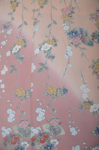 Japanese kimono. kimono for women. kimono female. houmongi kimono. tsukesage kimono.irotomesode.
