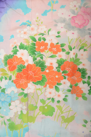 Furisode kimono. Long sleeved kimono. Japanese kimono. maiko kimono. geisha kimono.