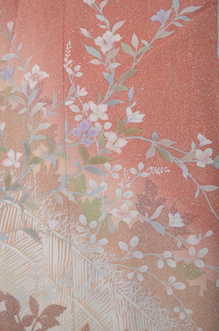 Japanese kimono. kimono for women. kimono female. houmongi kimono. tsukesage kimono.irotomesode.