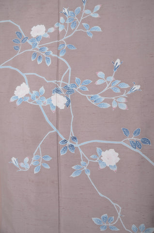 Japanese kimono. kimono for women. kimono female. houmongi kimono. tsukesage kimono.irotomesode.