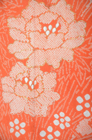 Furisode kimono. Long sleeved kimono. Japanese kimono. maiko kimono. geisha kimono.