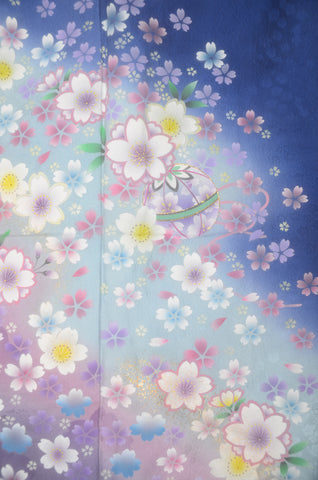 Furisode kimono. Long sleeved kimono. Japanese kimono. maiko kimono. geisha kimono.