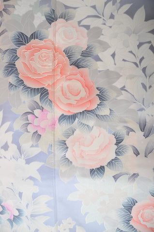 Furisode kimono. Long sleeved kimono. Japanese kimono. maiko kimono. geisha kimono.