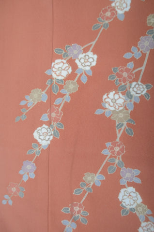 Japanese kimono. kimono for women. kimono female. houmongi kimono. tsukesage kimono.irotomesode.