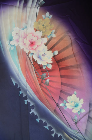 Furisode kimono. Long sleeved kimono. Japanese kimono. maiko kimono. geisha kimono.