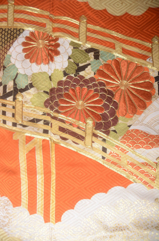 Furisode kimono. Long sleeved kimono. Japanese kimono. maiko kimono. geisha kimono.