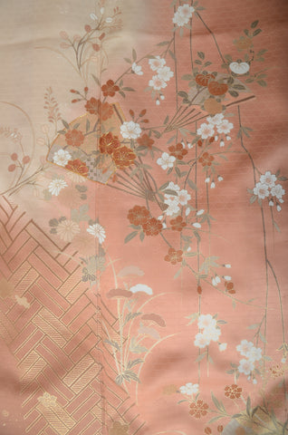 Japanese kimono. kimono for women. kimono female. houmongi kimono. tsukesage kimono.