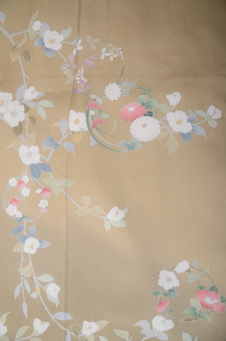 Japanese kimono. kimono for women. kimono female. houmongi kimono. tsukesage kimono.