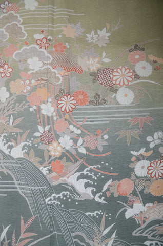 Japanese kimono. kimono for women. kimono female. houmongi kimono. tsukesage kimono.
