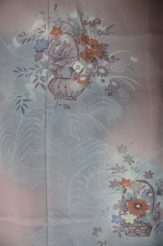 Japanese kimono. kimono for women. kimono female. houmongi kimono. tsukesage kimono.