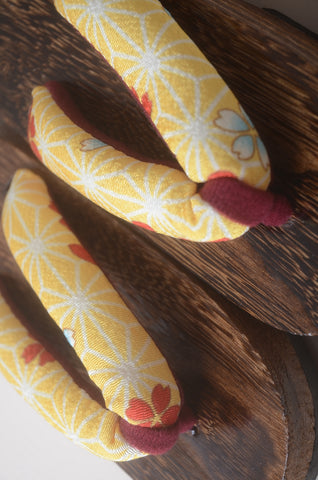 Kids  geta sandals.kimono accessories.