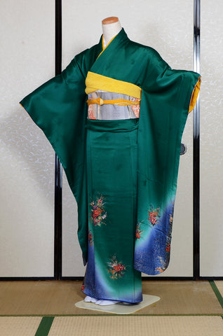 Furisode kimono. Long sleeved kimono. Japanese kimono. Japanese women obi belt. Tradiitonal obi. pre-tied obi. Obi age. Obi jime. kimono accessories.