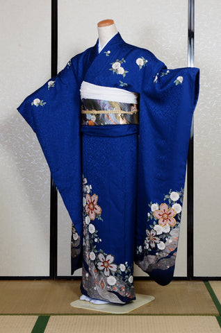 Furisode kimono. Long sleeved kimono. Japanese kimono. Japanese women obi belt. Tradiitonal obi. pre-tied obi. Obi age. Obi jime. kimono accessories.