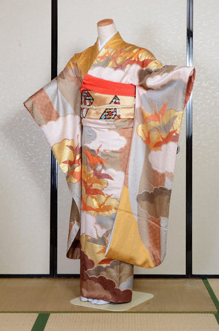 Furisode kimono. Long sleeved kimono. Japanese kimono. Japanese women obi belt. Tradiitonal obi. pre-tied obi. Obi age. Obi jime. kimono accessories.