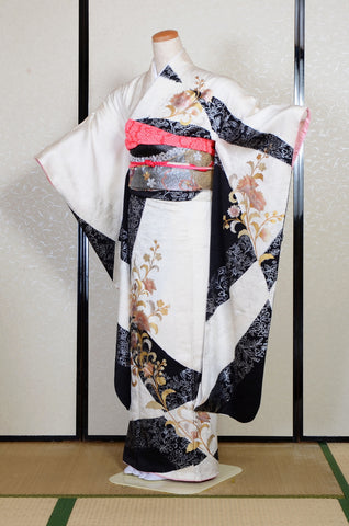 Furisode kimono. Long sleeved kimono. Japanese kimono. Japanese women obi belt. Tradiitonal obi. pre-tied obi. Obi age. Obi jime. kimono accessories.