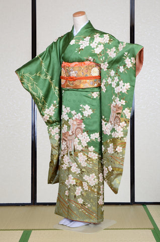 Furisode kimono. Long sleeved kimono. Japanese kimono. Japanese women obi belt. Tradiitonal obi. pre-tied obi. Obi age. Obi jime. kimono accessories.