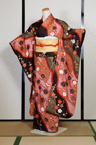 Furisode kimono. Long sleeved kimono. Japanese kimono. Japanese women obi belt. Tradiitonal obi. pre-tied obi. Obi age. Obi jime. kimono accessories.