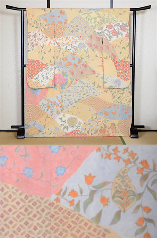 Furisode kimono. Long sleeved kimono. Japanese kimono. maiko kimono. geisha kimono.