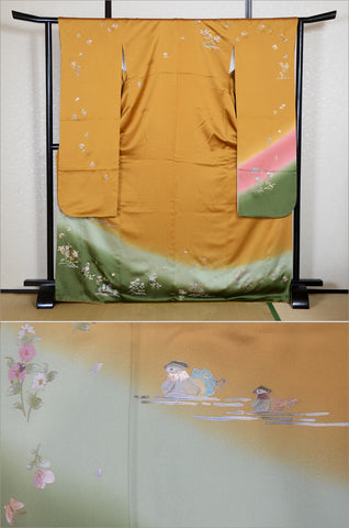 Furisode kimono. Long sleeved kimono. Japanese kimono. maiko kimono. geisha kimono.