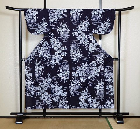 Archive Yukata – Traditional Pattern (Women / One of a Kind) W-AT #73